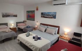 Super Central Studio, No Noise, Near Seaside, Shops